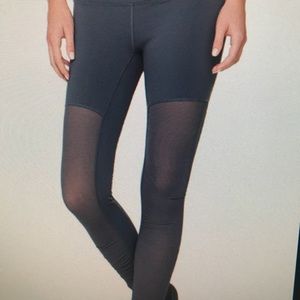 ALO black leggings. S. 3/4 sheer. See pics. 律‍♀️